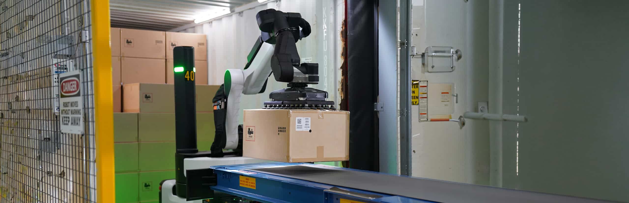 Automating Box Handling in Retail Logistics